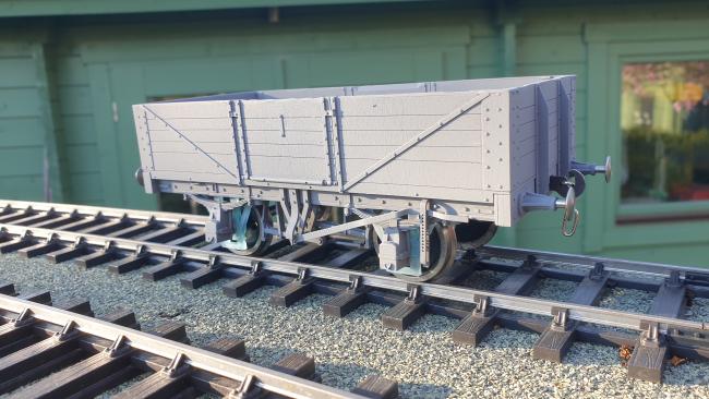 D1666 wagon on track, in primer